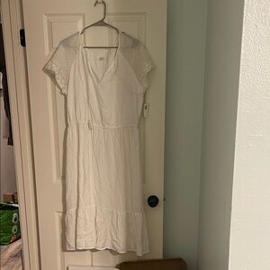 Old Navy White Crochet Sleeve Dress
